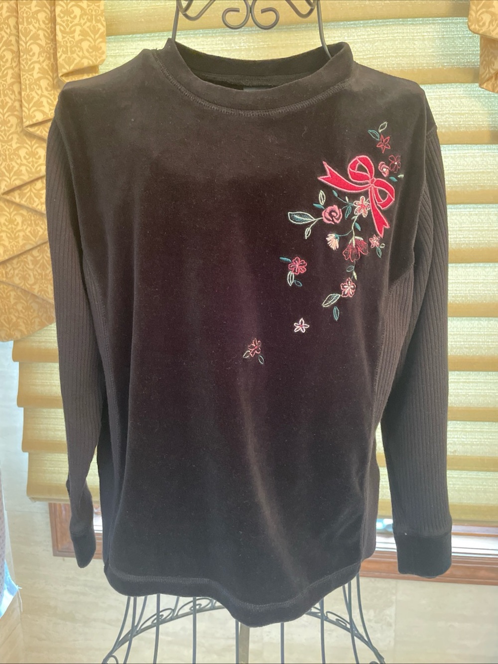 Erika Embroidered Long Sleeve Black Sweater Ribbons Flowers Size Petite Small